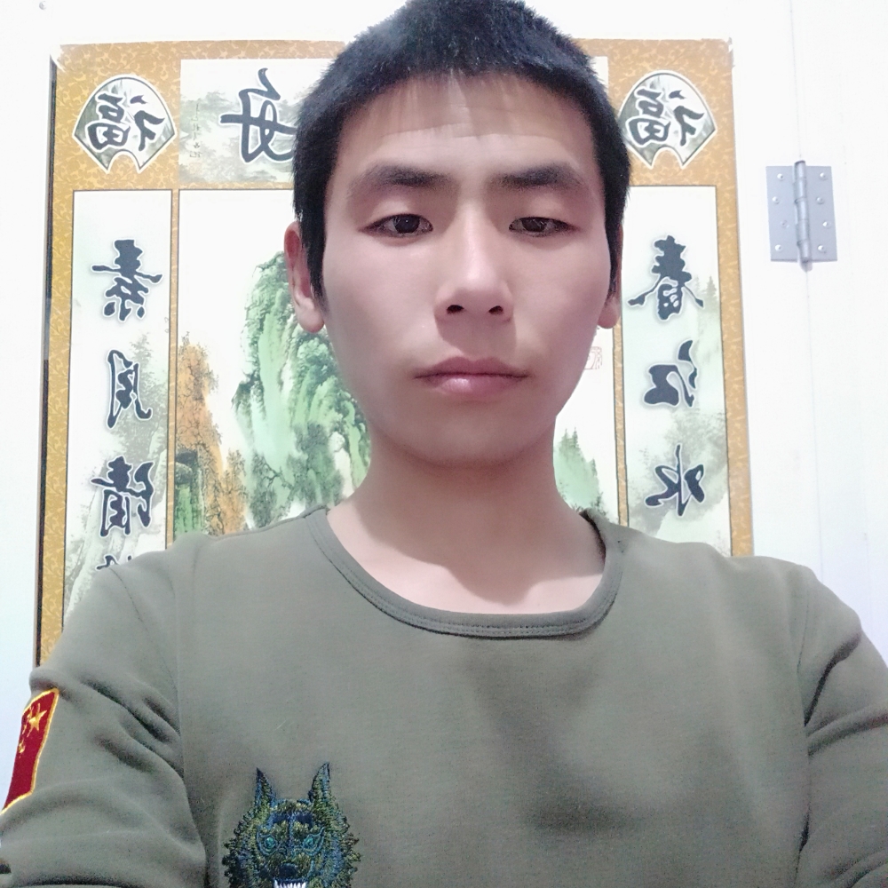冬天深拥瘦瘦的照片