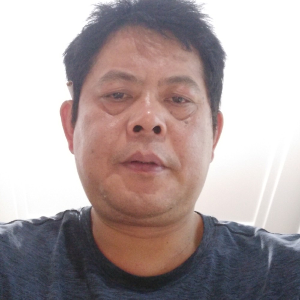 御姐等待悦耳的照片