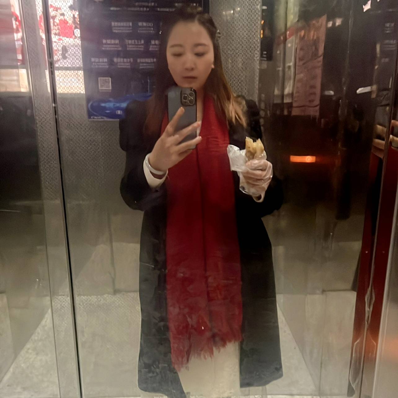 阳光下de葡萄架的照片