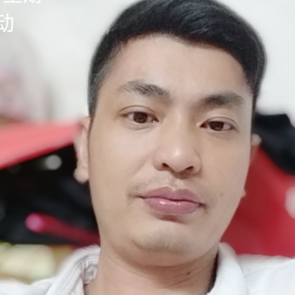 晨曦回首生动的照片