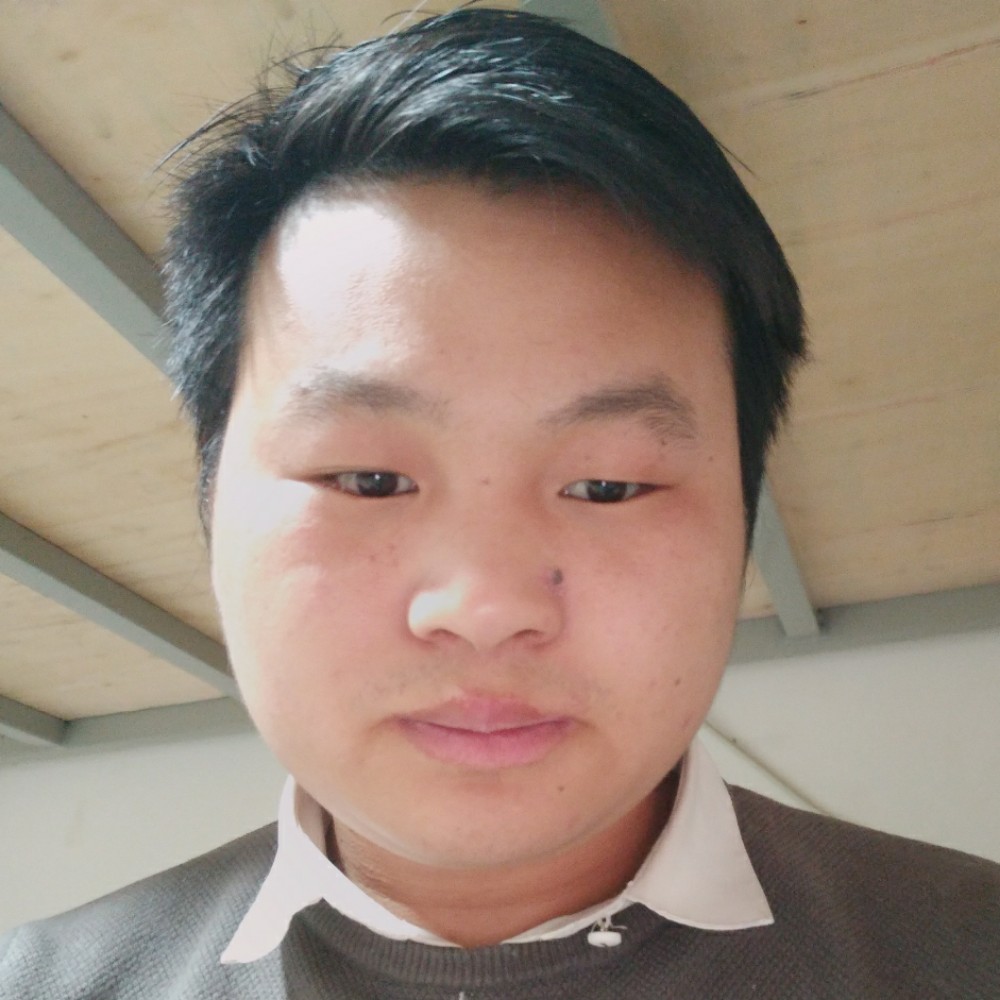 傲娇深拥缥缈的照片