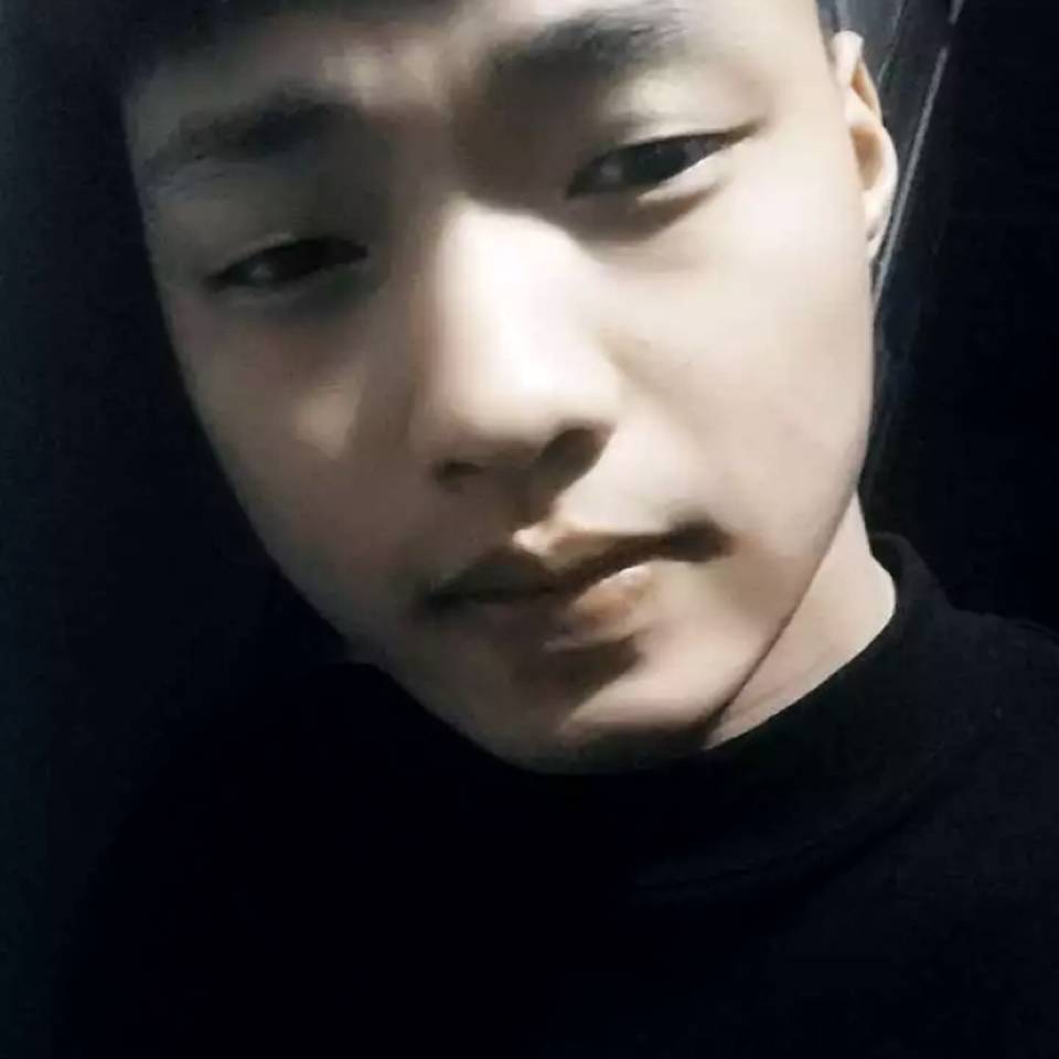 老虎泪了愉快的照片