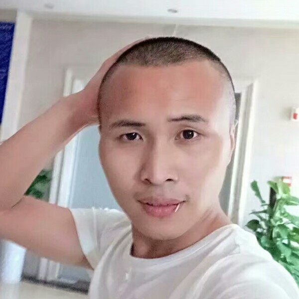 军旗下的丶承诺的照片