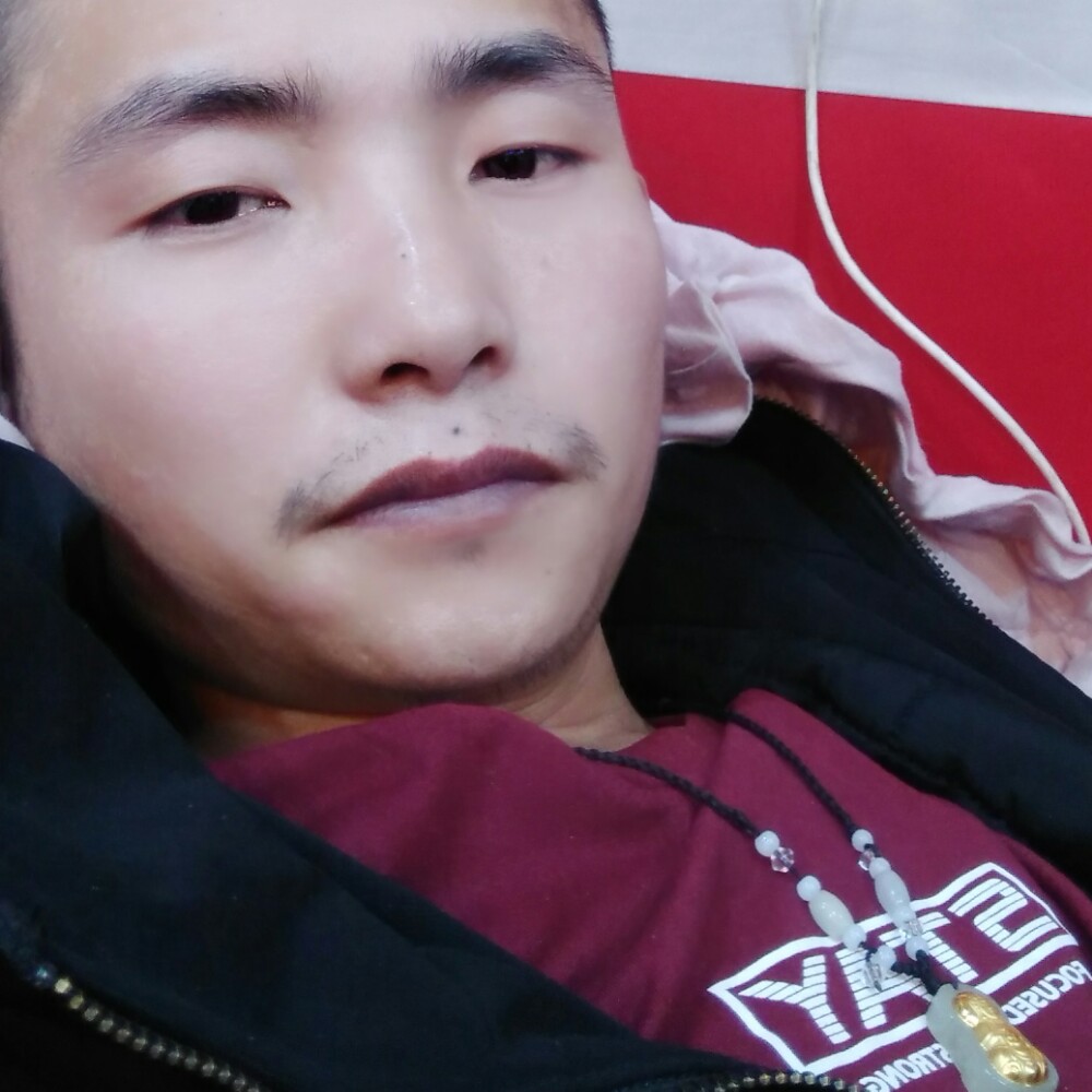 诺苏阿杰的照片