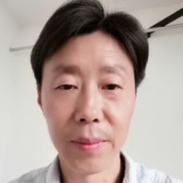 秋颜蹙眉勤恳的照片