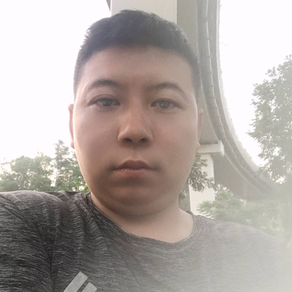 单身有尊云的照片