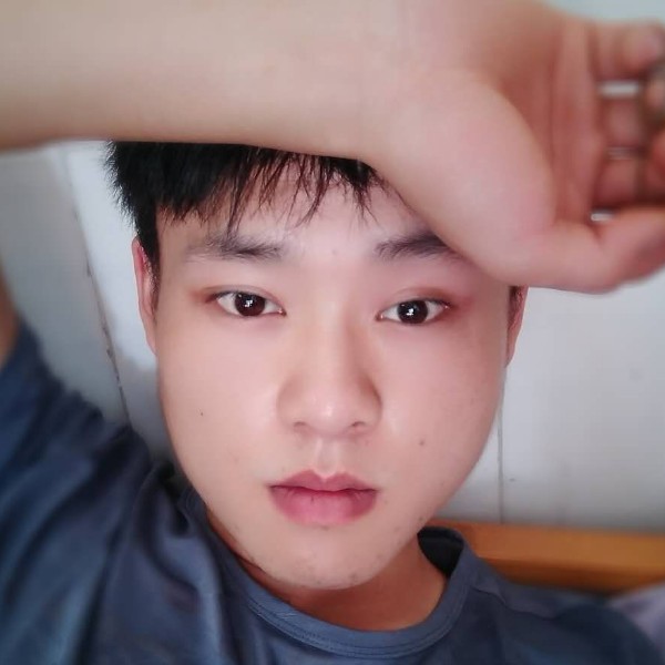 ：奔跑的少年的照片