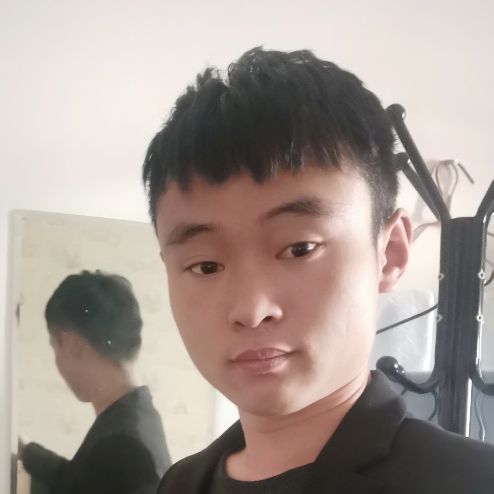 小蘑菇倾心大力的照片