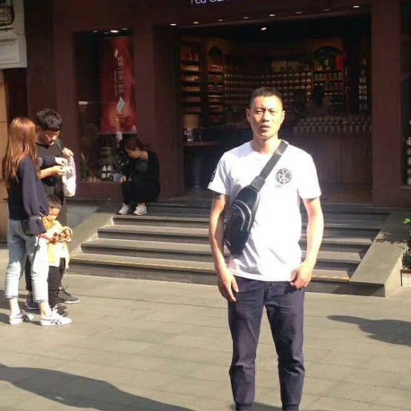 秋分落叶。的照片