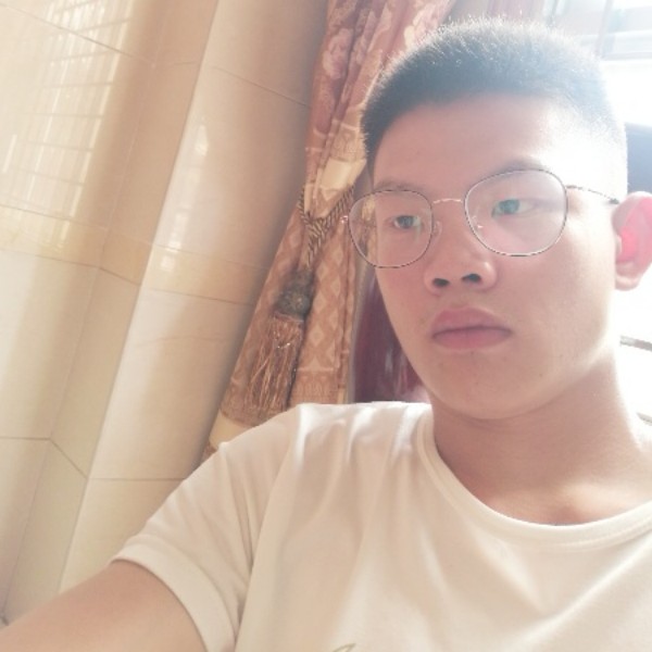 花卷回眸难过的照片
