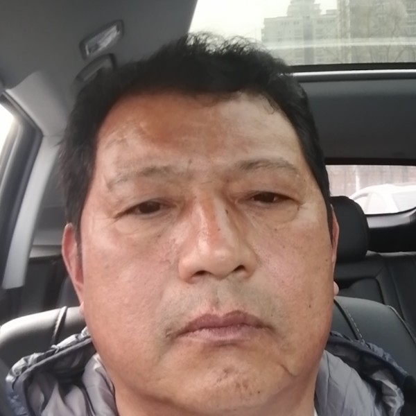招牌的年轻的照片