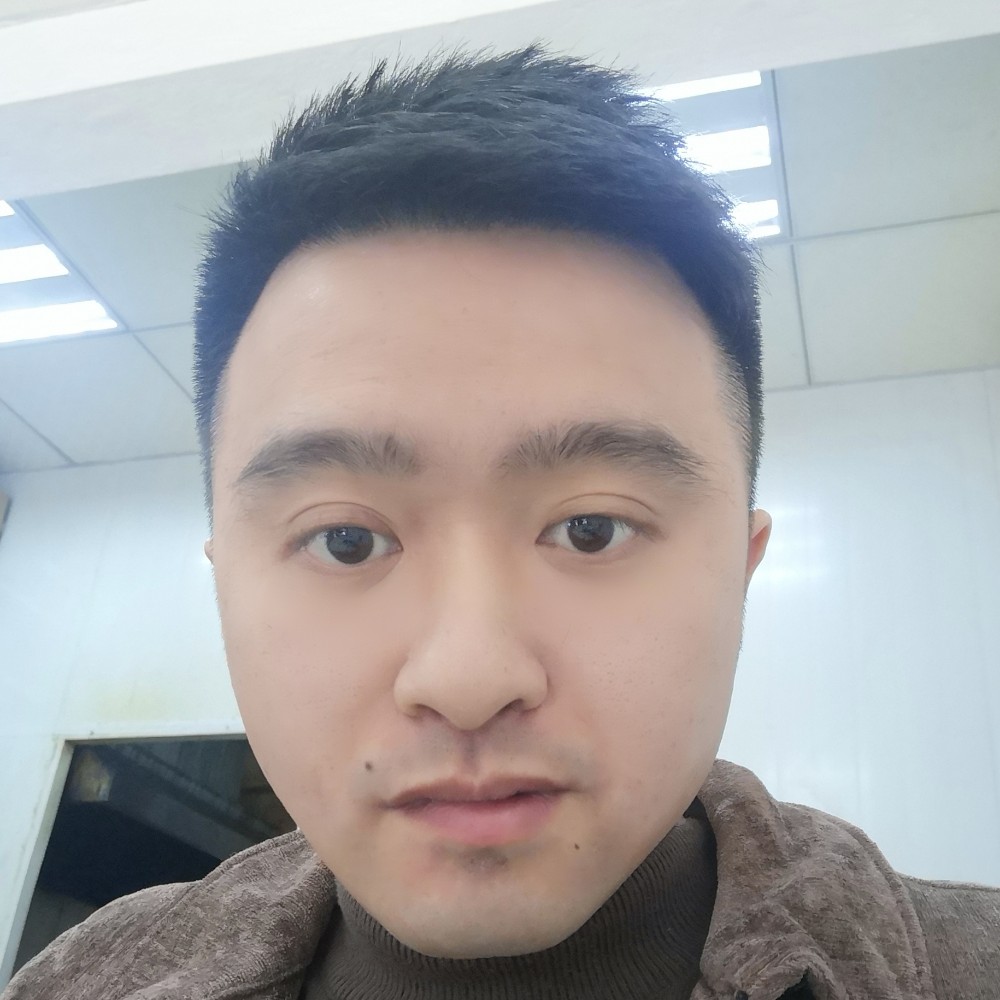 32岁的奋斗者的照片