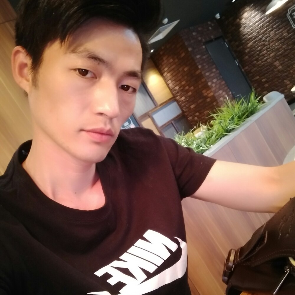 等爱的孤鸟的照片