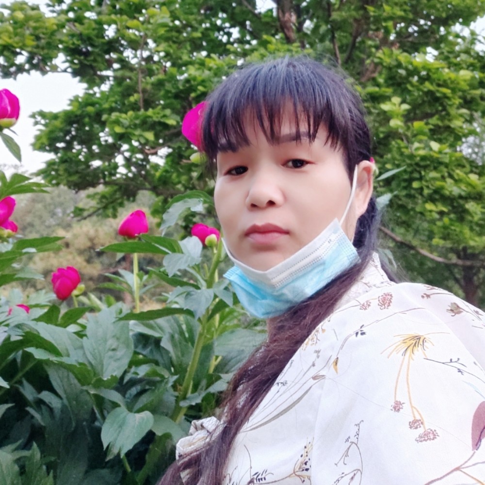 绵密方红酒的照片
