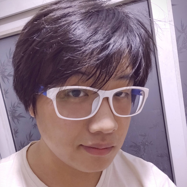 面瘫的稻草人的照片