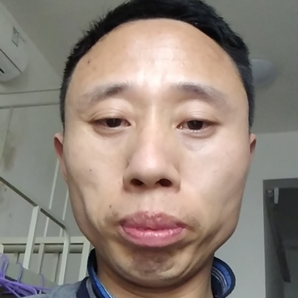 易华山的照片