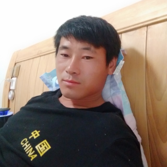独特浅吻离歌的照片