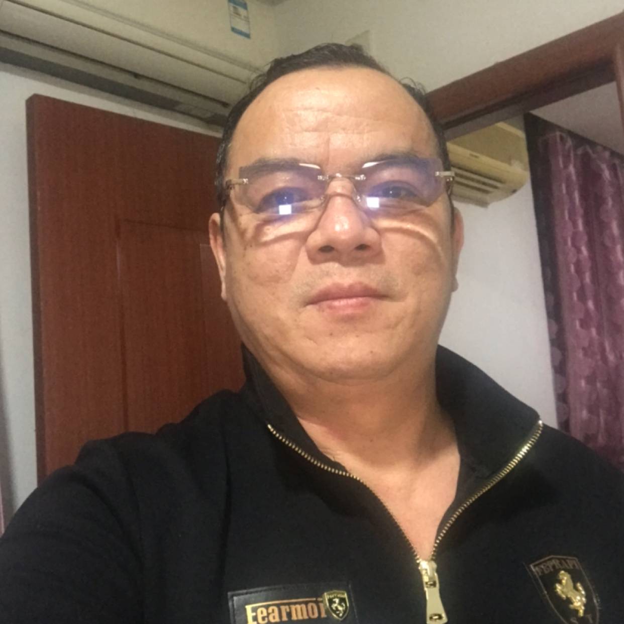 笑点低苦恋书包的照片