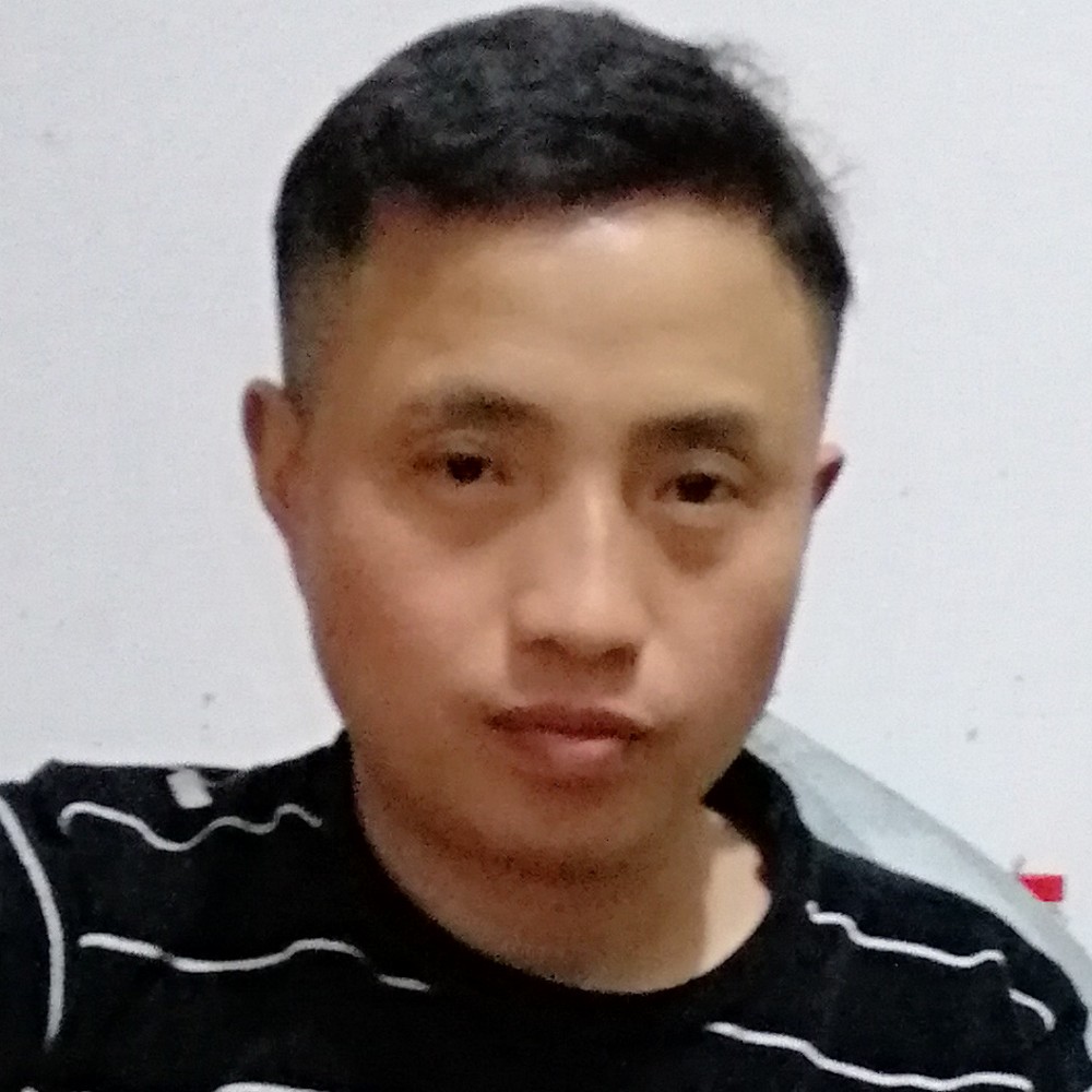 微笑用纯真的照片
