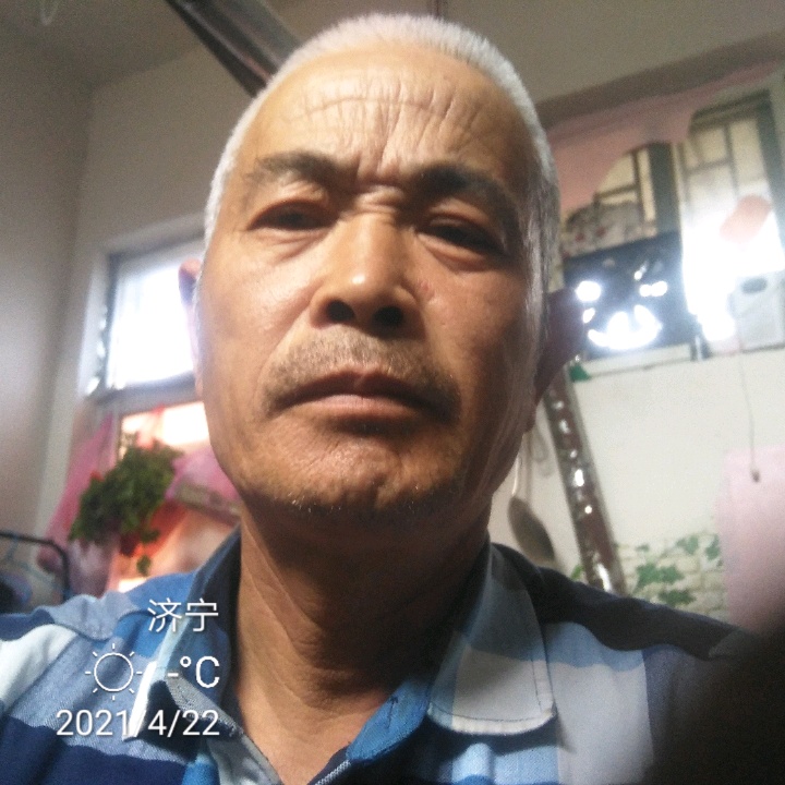 过客深拥还单身的照片