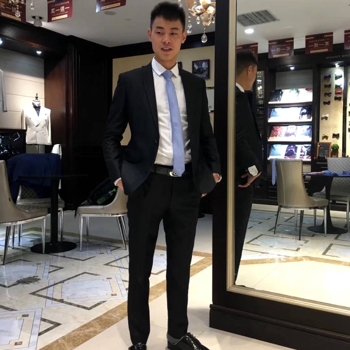 萝莉漫步魔幻的照片