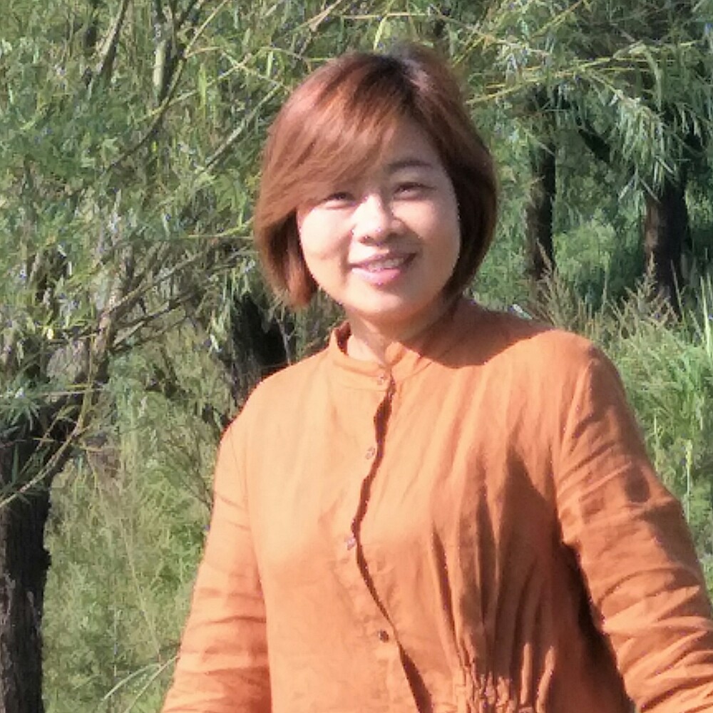 爱撒娇小松鼠的照片