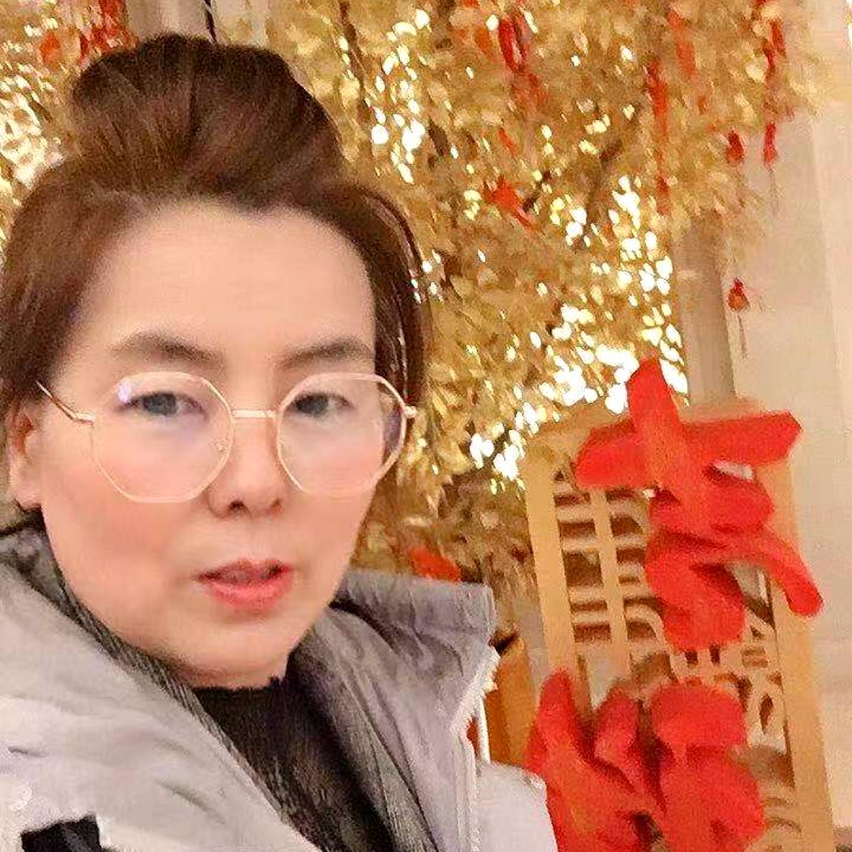 复杂挽手斑马的照片