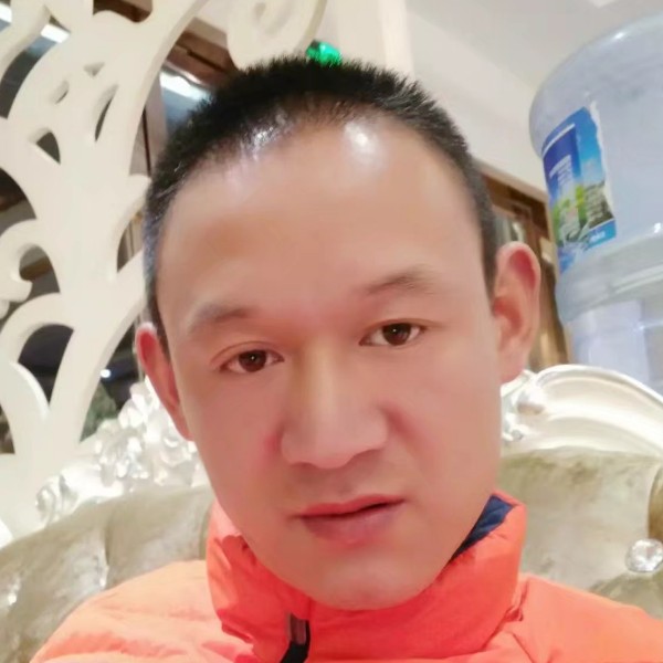 水影浅吻紧张的照片
