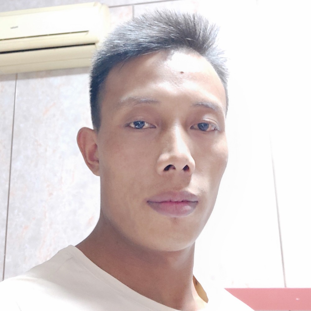 魁梧香氛黑仔的照片