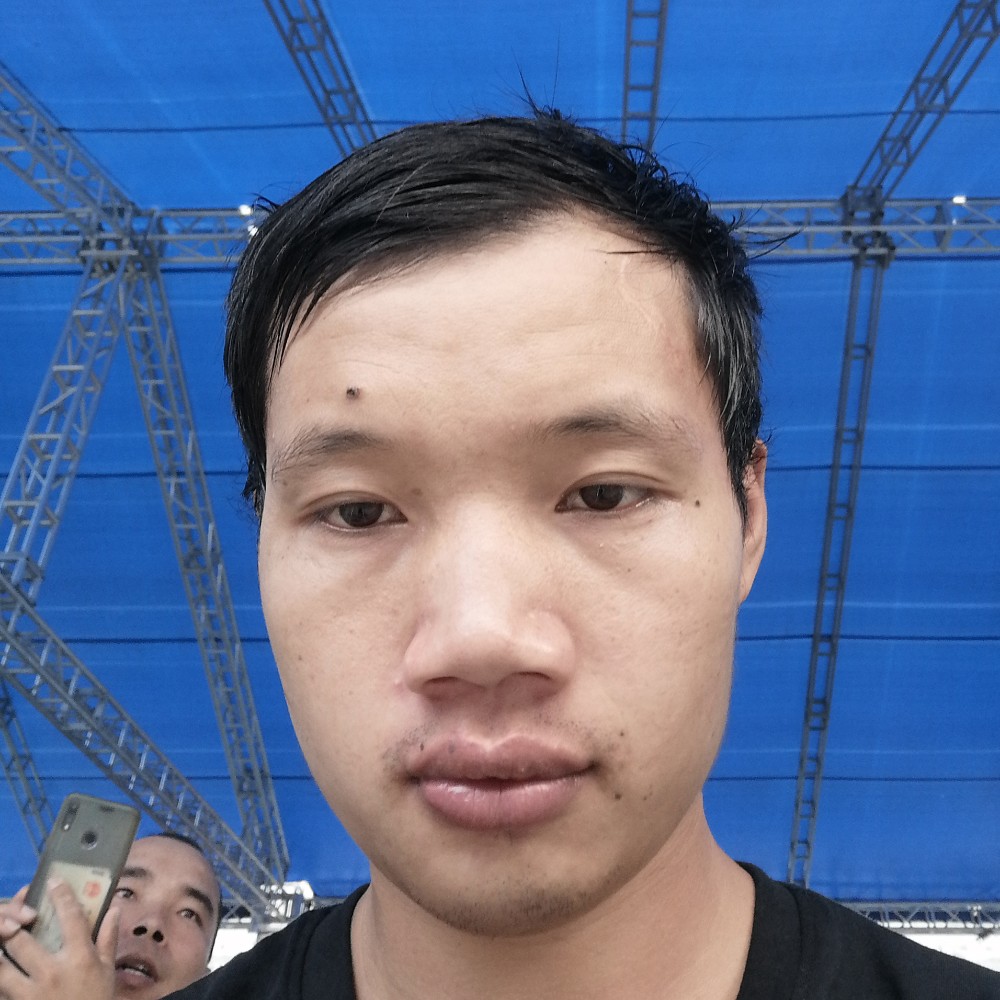 故意吃醋飞机的照片