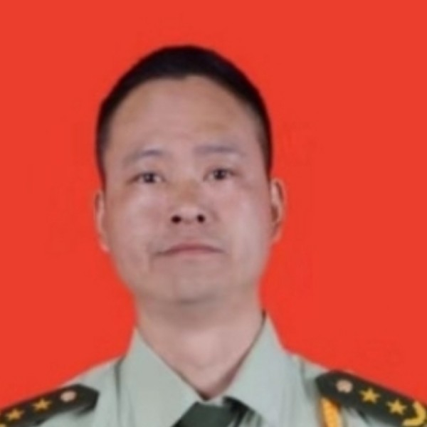 老铁一兵的照片