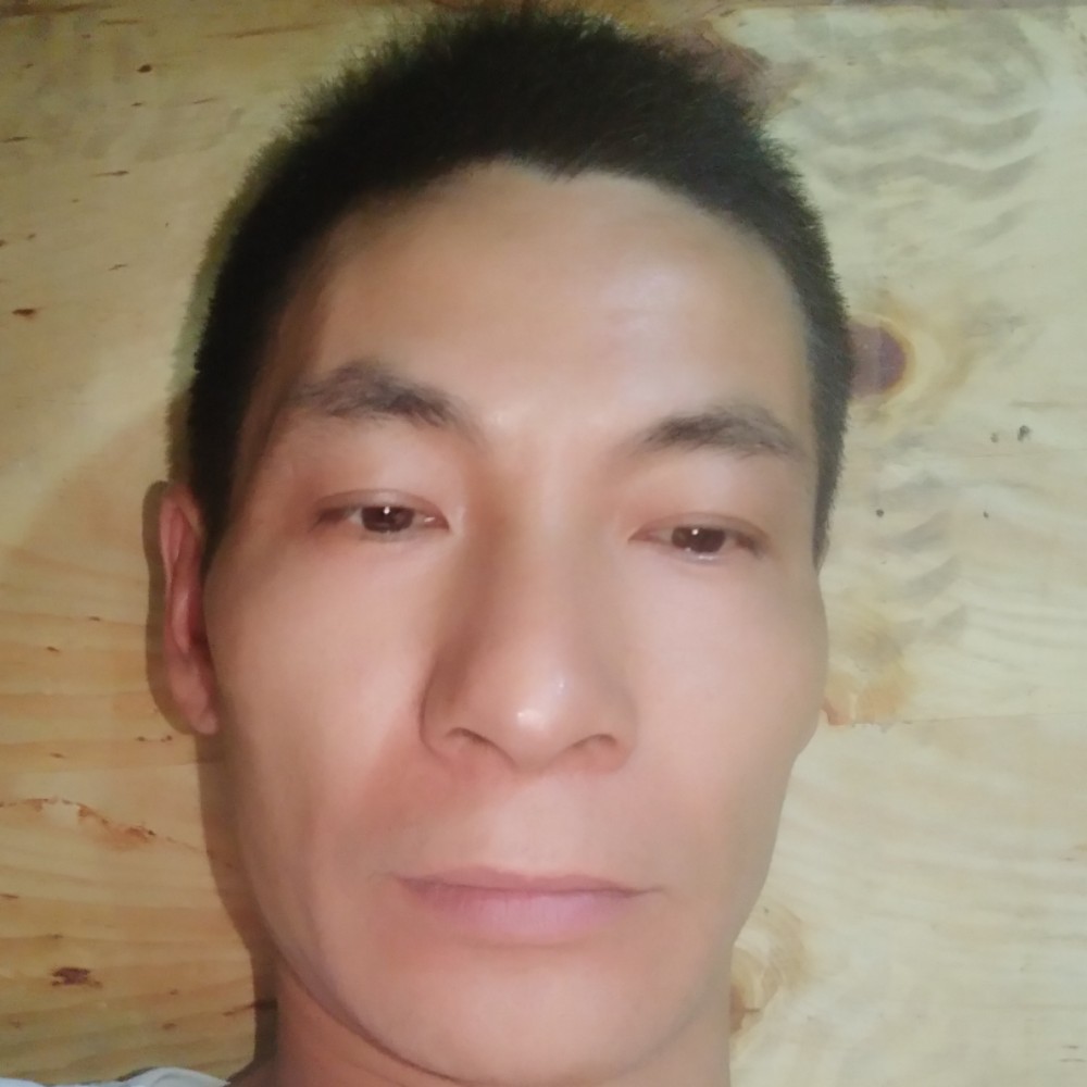 动人等待香水的照片