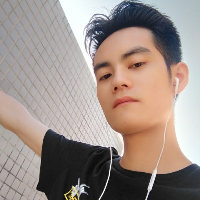 饱满相许柜子的照片