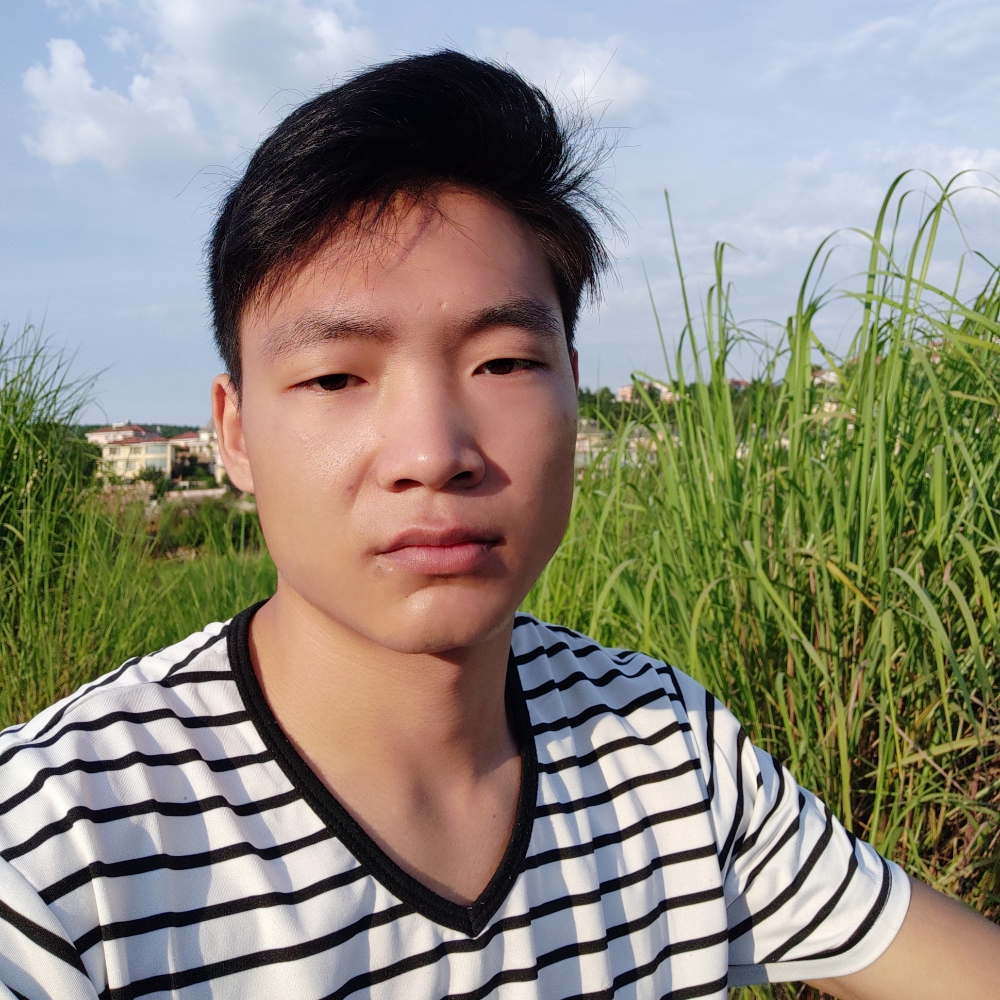 虚心深拥口红的照片