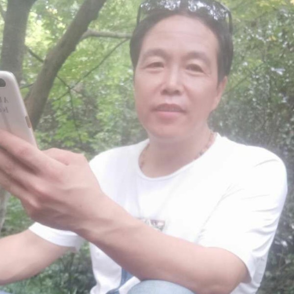 黯然深拥彼岸的照片