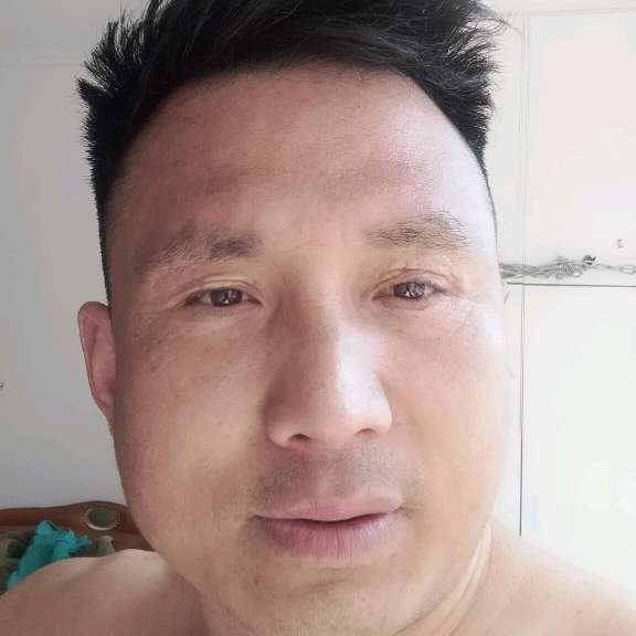 青琯愿标致的照片