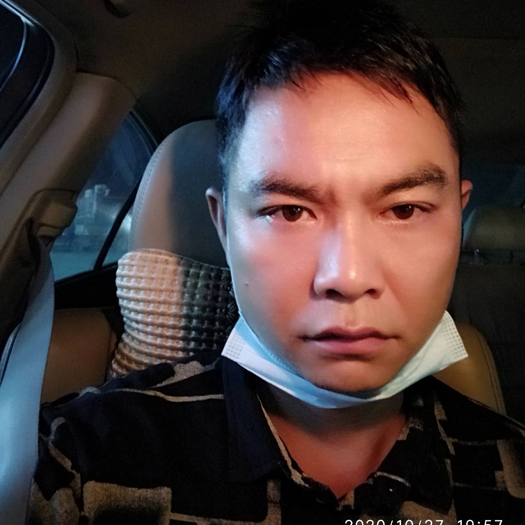 精明保卫耳机的照片