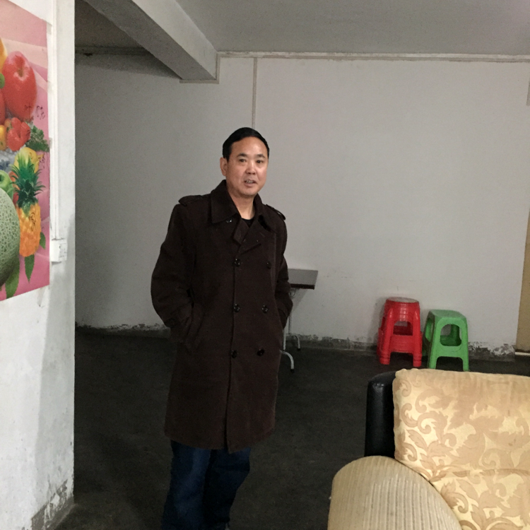 害羞請睫毛膏的照片