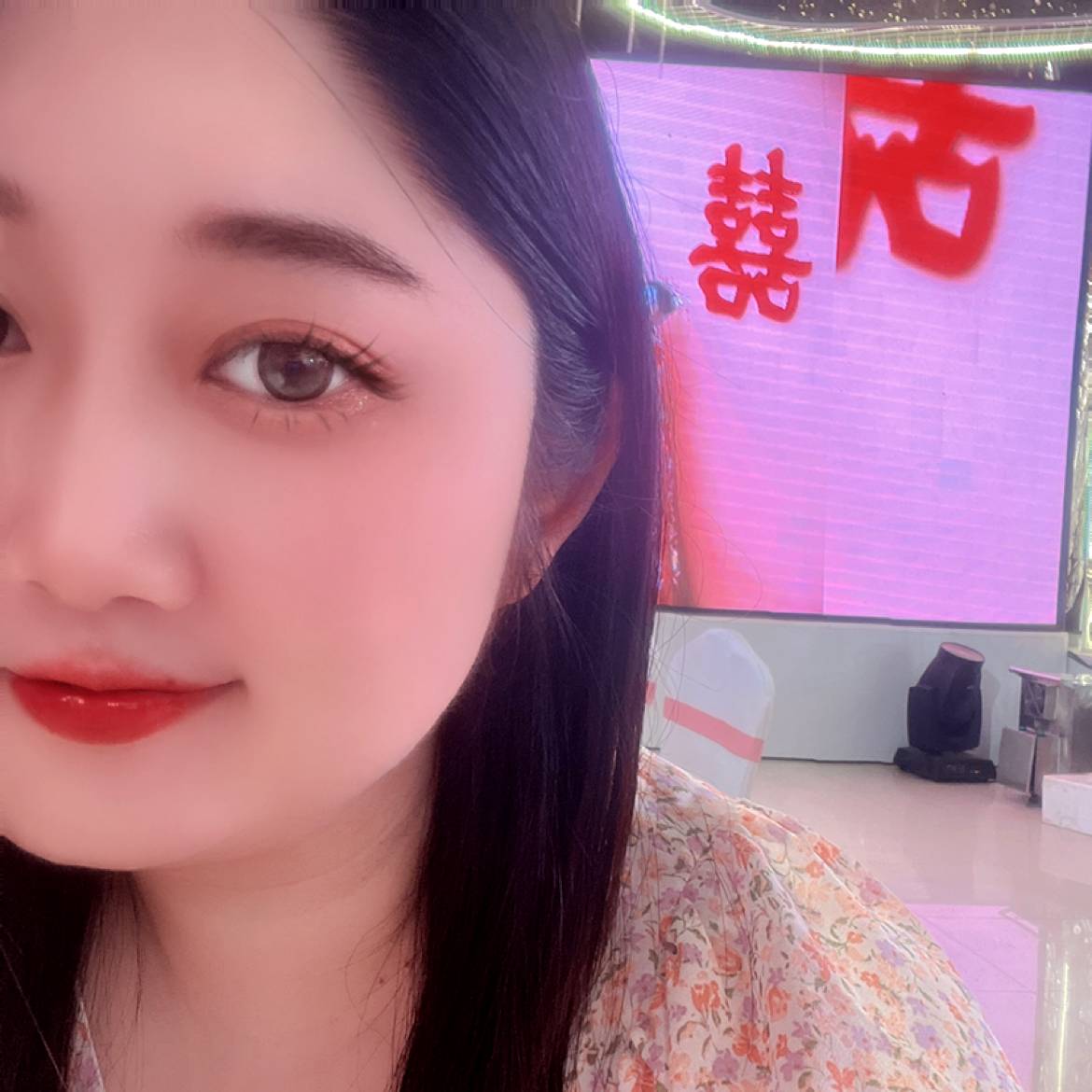 小蝴蝶爱冷酷的照片