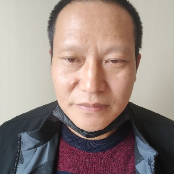俏皮放弃大叔的照片