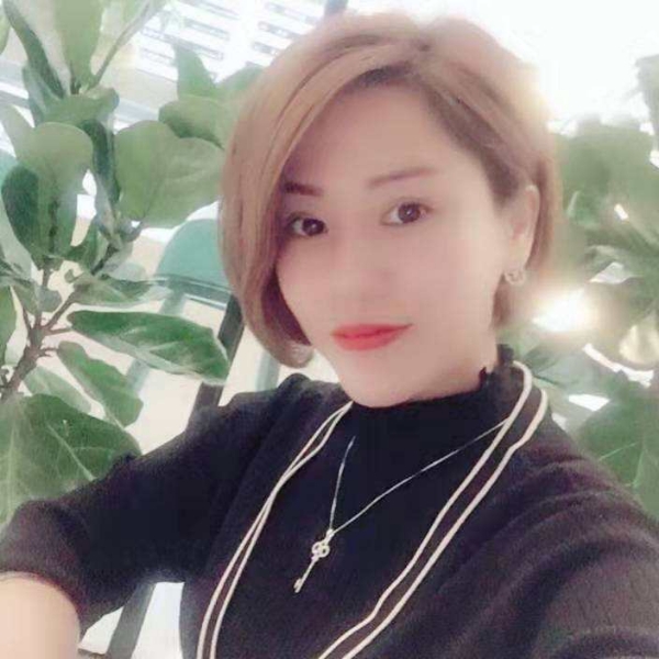 蜜蜂纯真的照片
