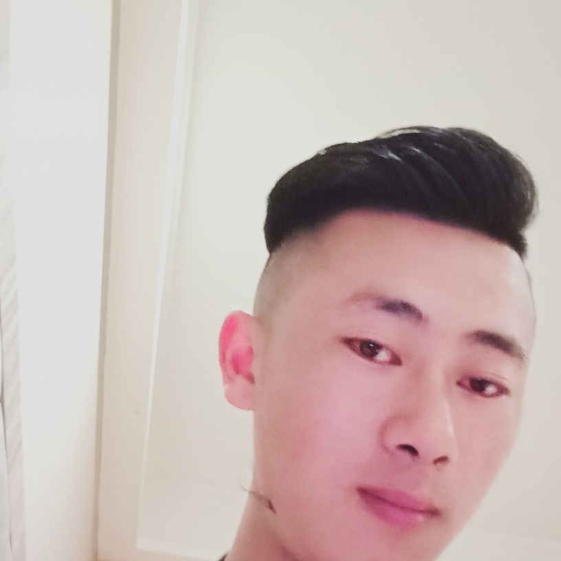 留胡子演变台灯的照片