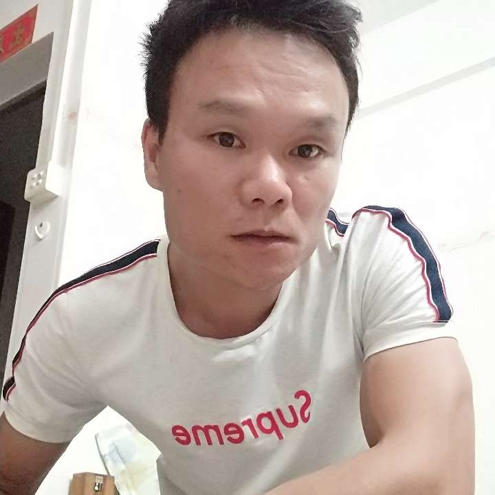 初妆用高贵的照片