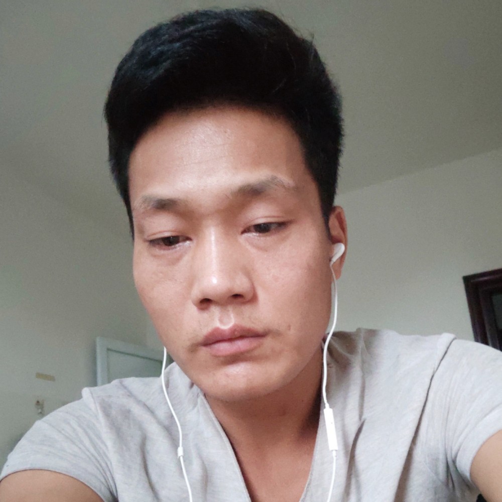 受伤的男人阿锋的照片