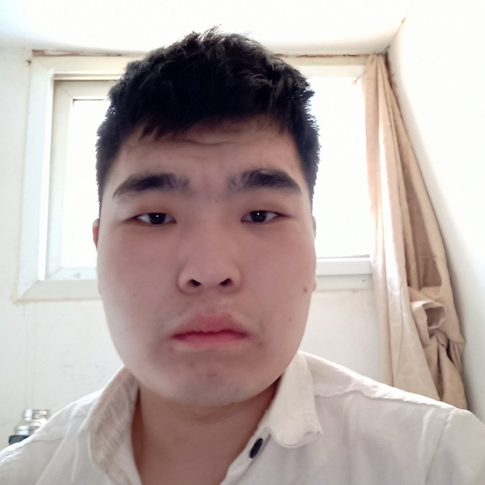 孤独丑男哥，，的照片
