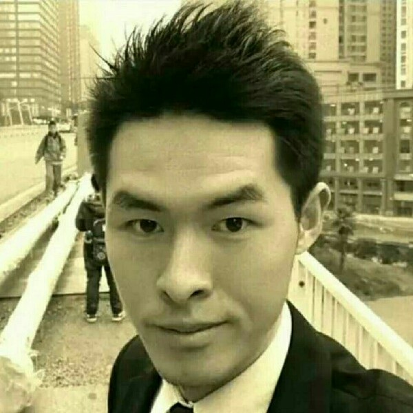 英勇孤心的照片
