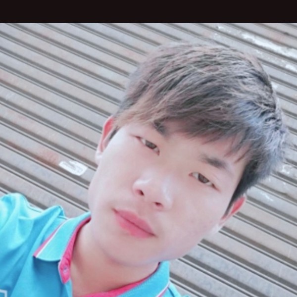 朋友明媚的照片