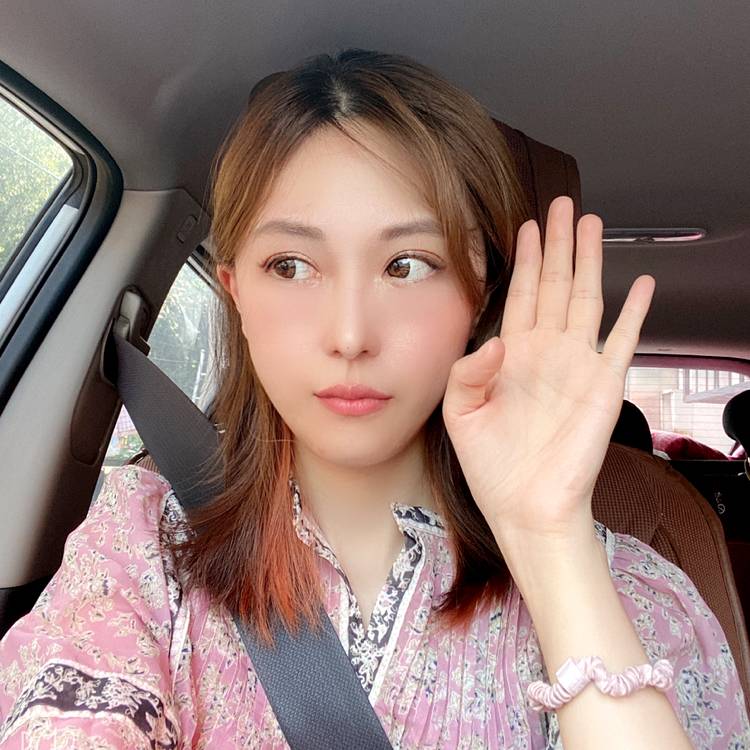假装还是学生的照片