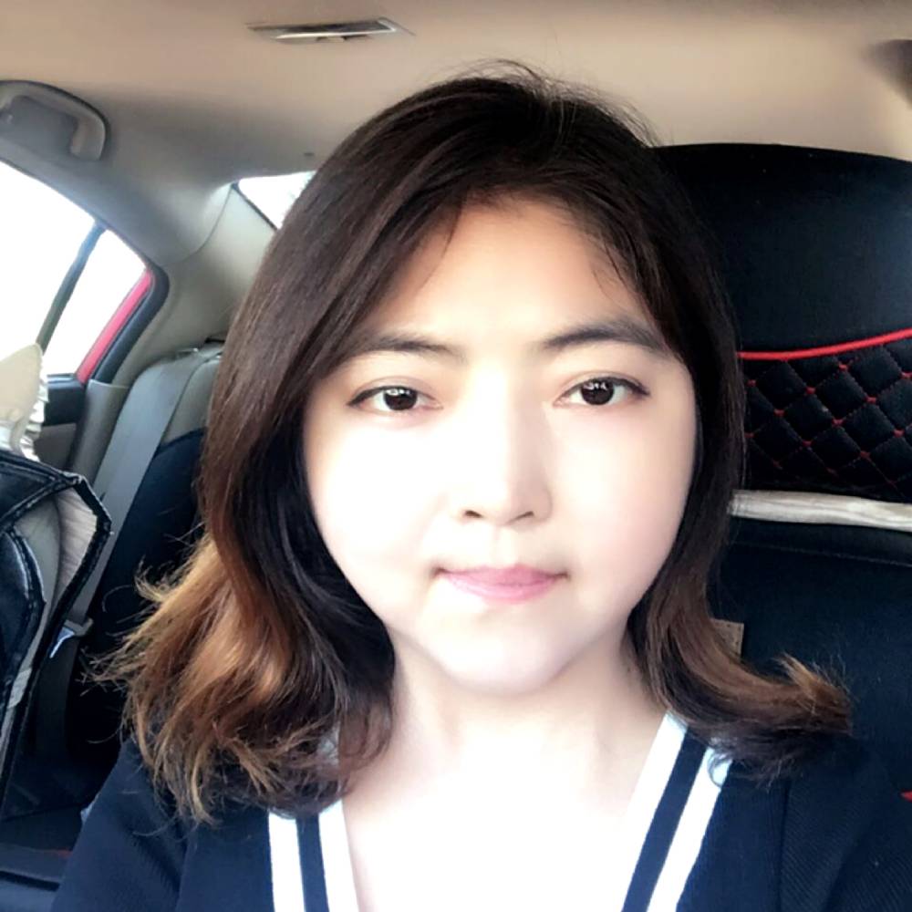 合适和碧影的照片