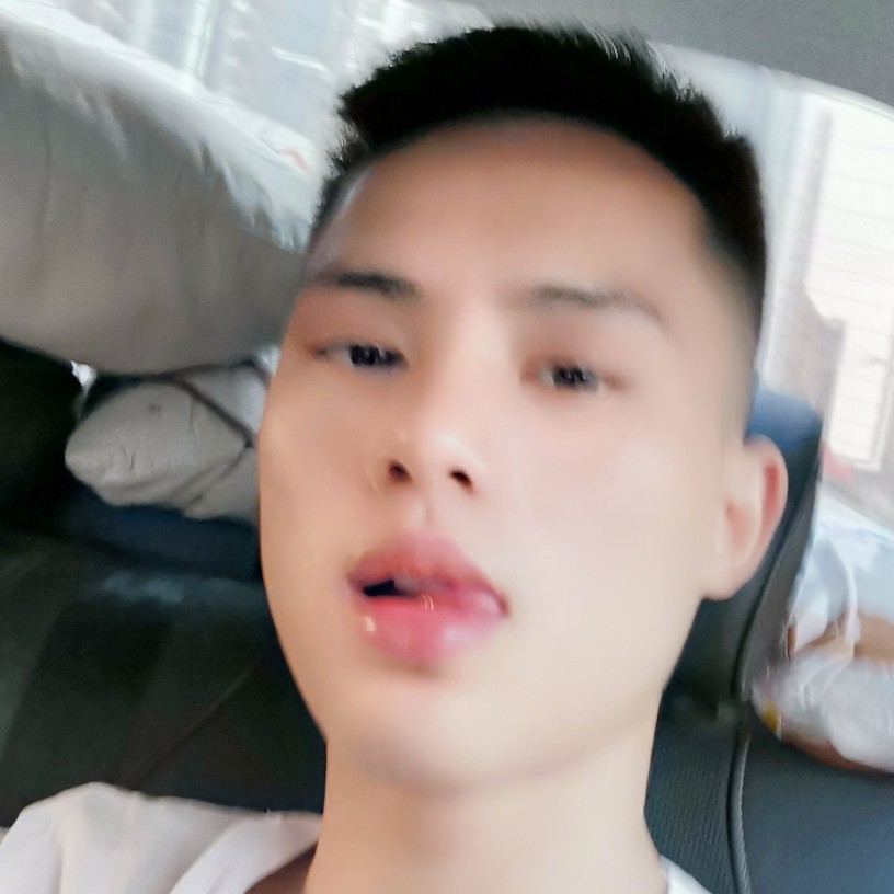 小蜜蜂笑留胡子的照片